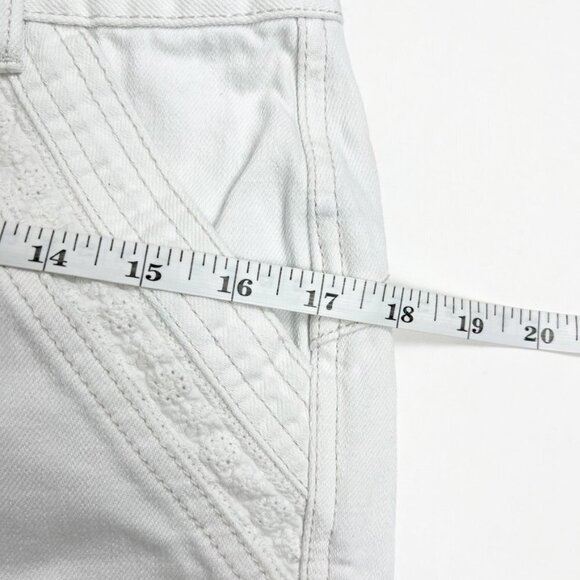 Free People Sweet Surrender Floral Lace Trim Denim Shorts. White. Size 27 - Picture 8 of 15